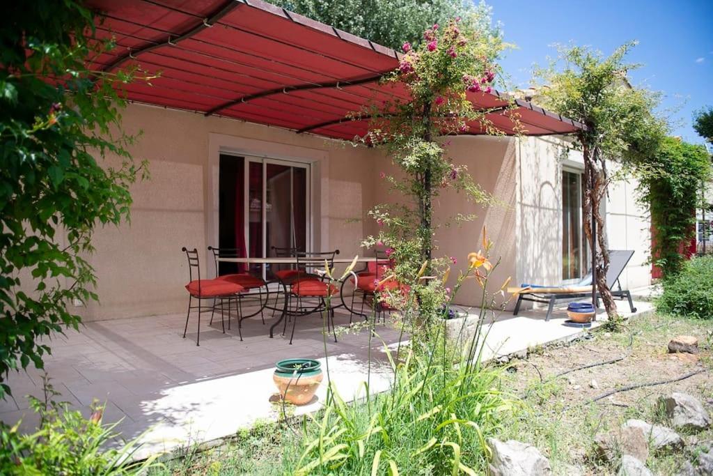 Petit Paradis . Pujaut Exterior foto